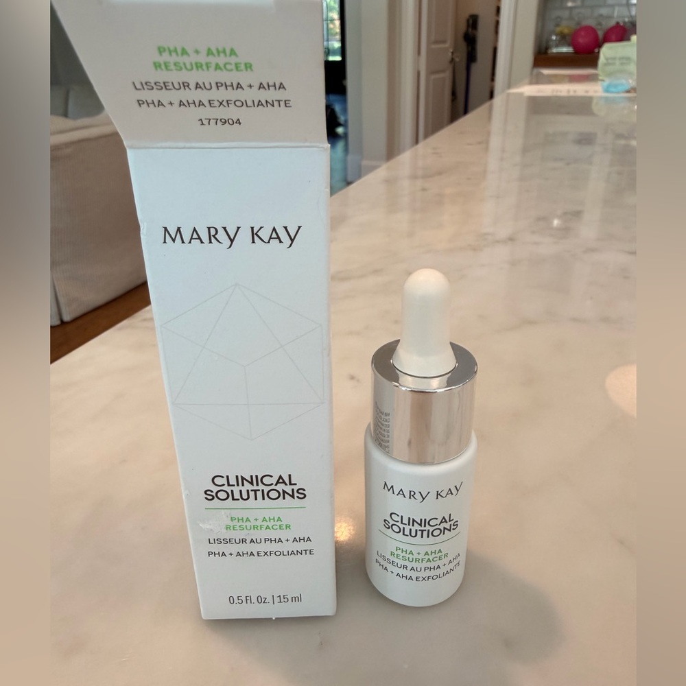 Mary Kay Clinical Solutions PHA + AHA Resurfacer, exfoliant, new in box